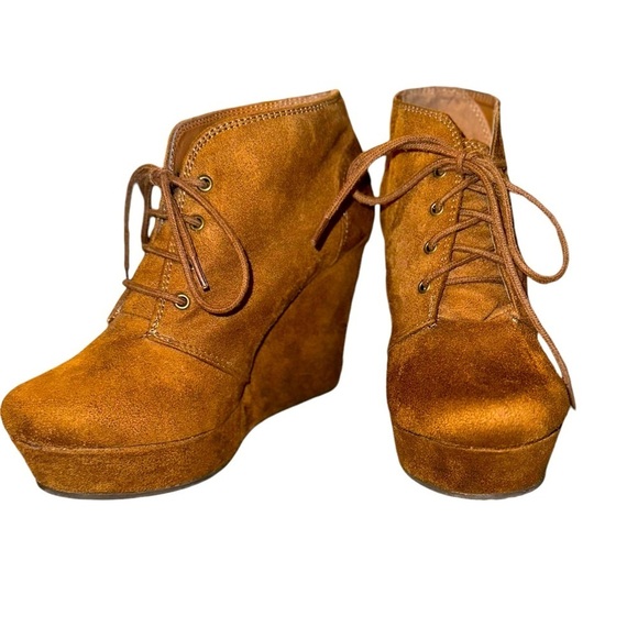 5 for $40 SALE! 
Shi by Journeya Faux Suede, Wedge, Lace Up, Ankle Booties 8.5 - Picture 1 of 14